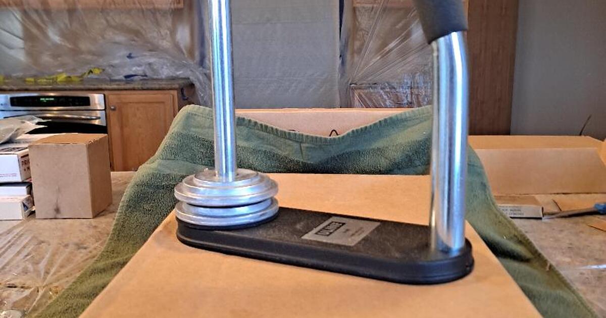 Uline H88 Industrial Hand Wrapper for Shrink Wrapping for 60 in El