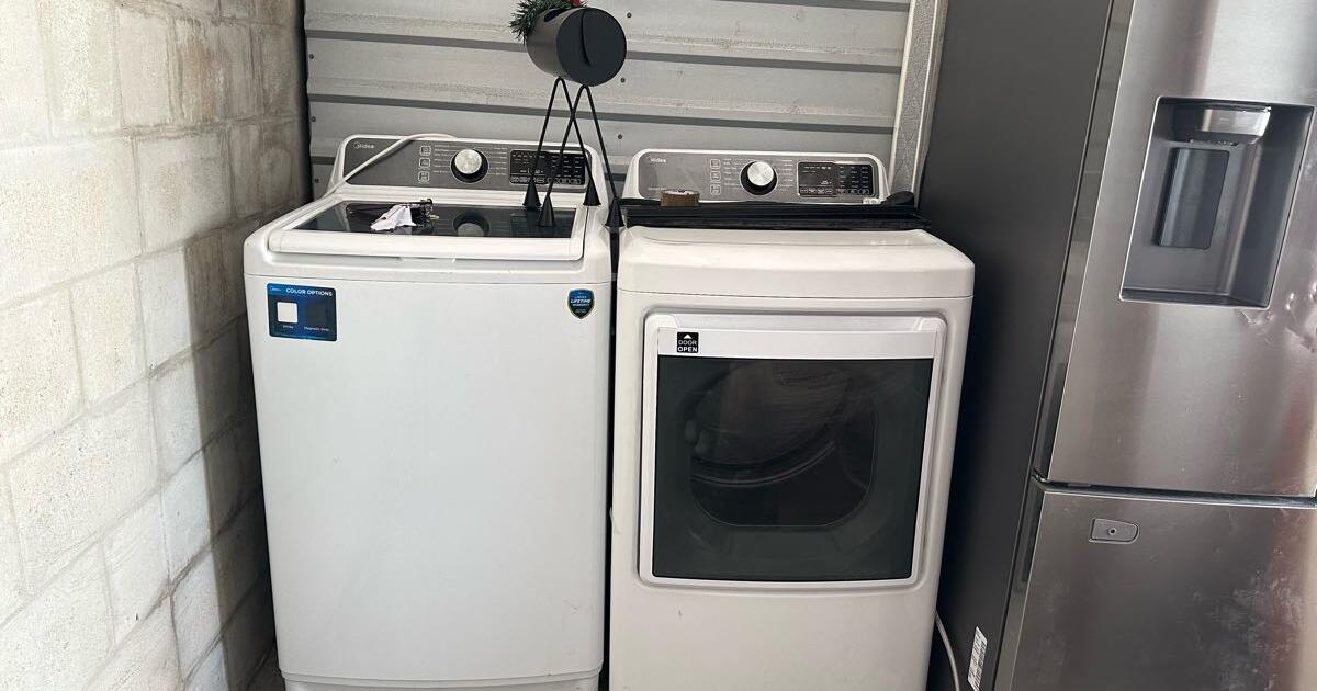 Scratch and dent washer and dryer for 400 in Palm Coast, FL For Sale