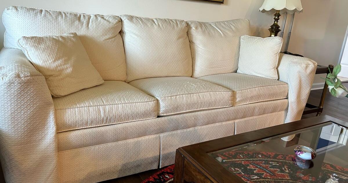 Ethan Allen sleeper sofa (queen sized) for Free in Milford, DE Finds