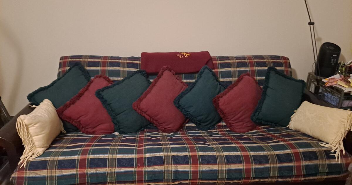 Futon folds down to full bed for 60 in Tampa, FL For Sale & Free