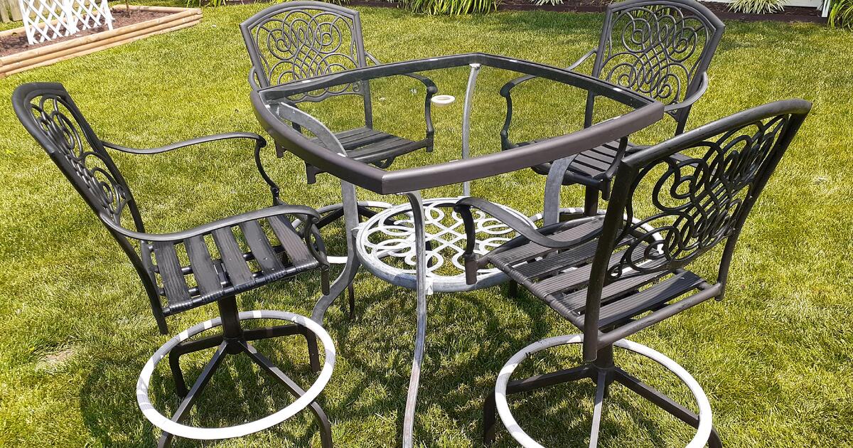 Patio Table and Chairs for 100 in Hopewell, VA For Sale & Free — Nextdoor