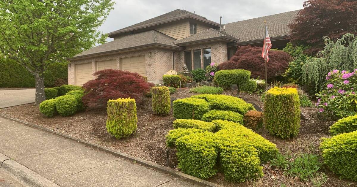 House for Rent Fabulous Privacy View 4 BRs + office in Bull Mountain