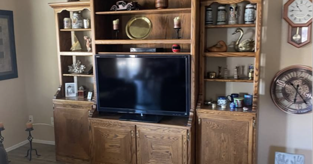 Oak Wall Unit 100 for 100 in Yuma, AZ For Sale & Free