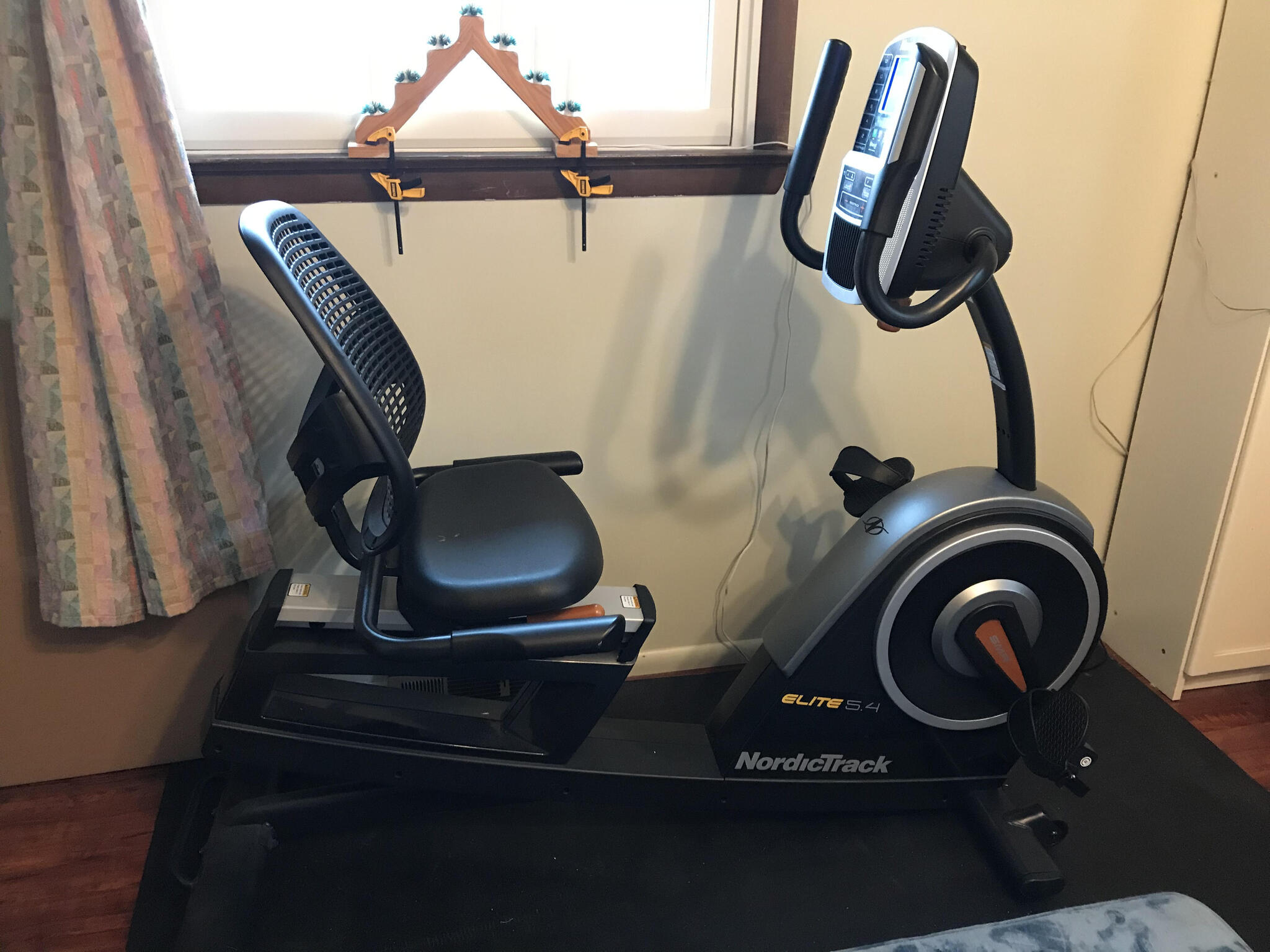 Nordic Track Elite 5.4 Recumbant Bike 