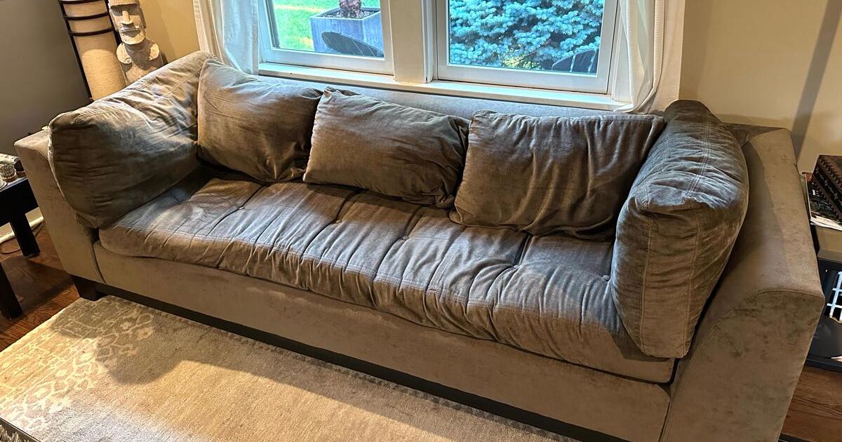 Couch for 100 in Omaha, NE For Sale & Free — Nextdoor