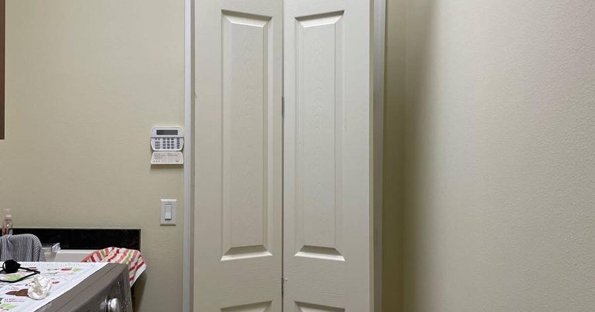 Bifold 2doors 96” tall 30” wide 110 each in Bradenton, FL Finds
