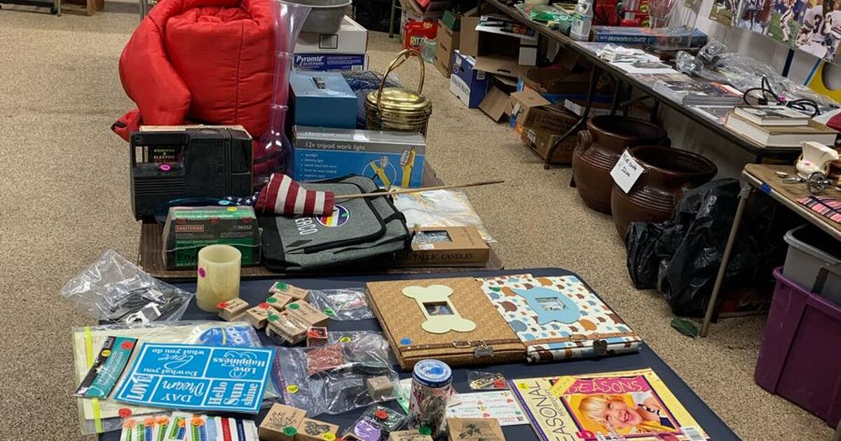 Garage sale 5 car 4/284/29 for Free in Littleton, CO For Sale & Free