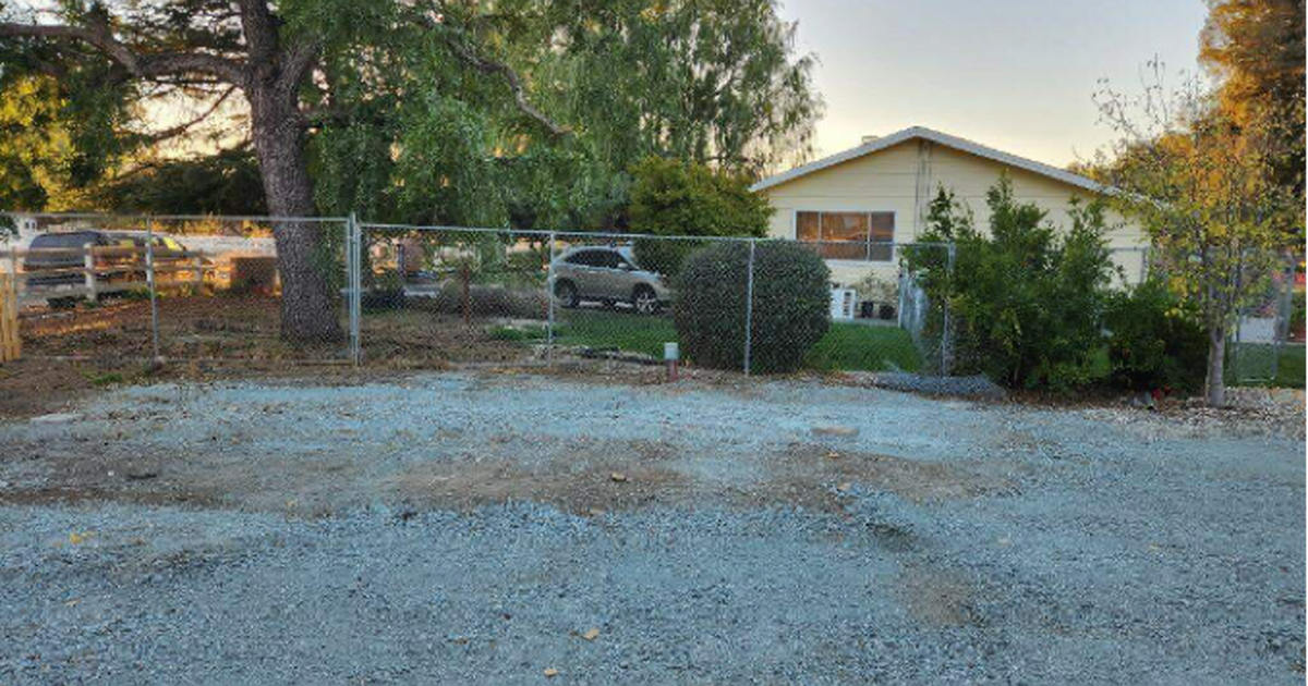 For rent Rv rental space to live, on beautiful country property, (plus