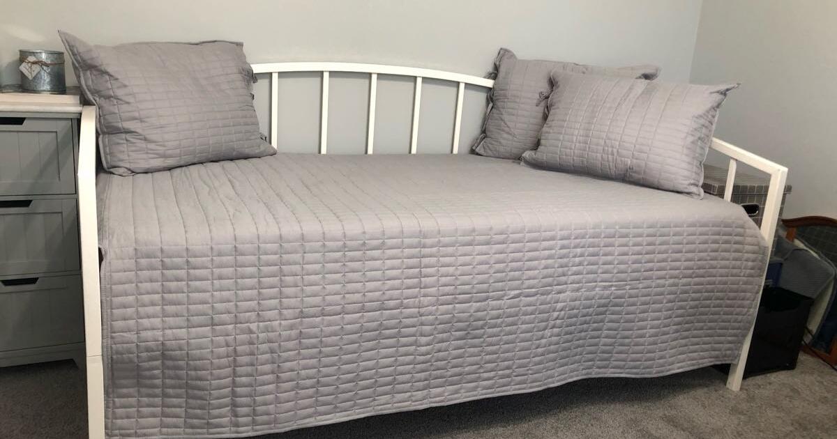 Beautiful Day Bed for 100 in Valdosta, GA Finds — Nextdoor
