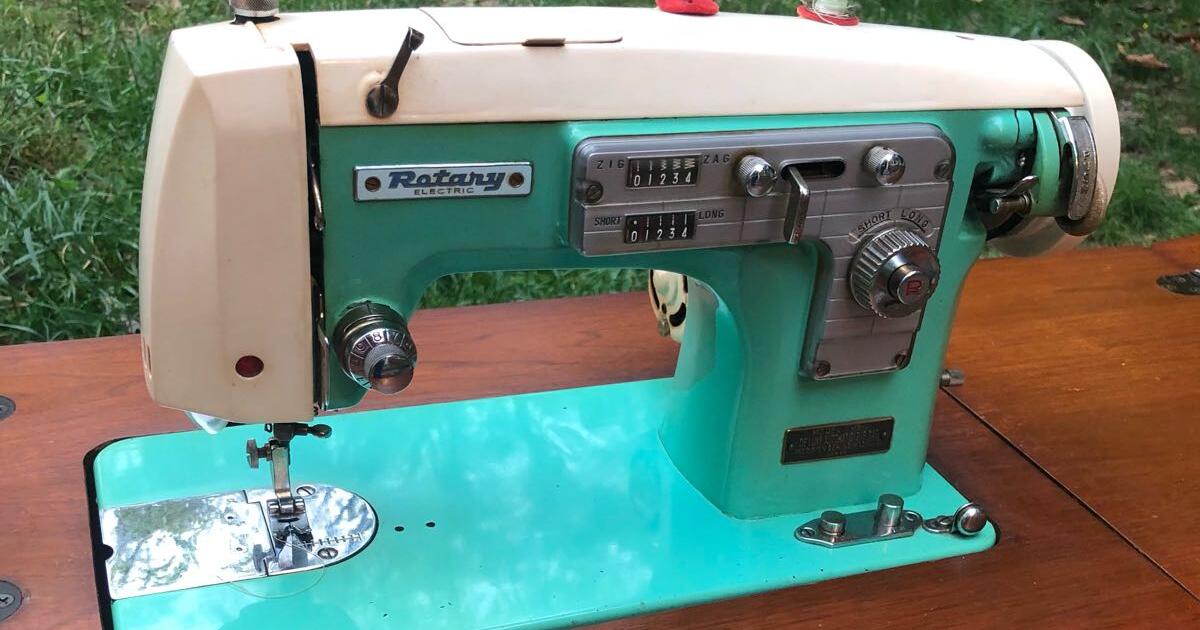 Vintage Mid Century Modern Working Electric Sewing Machine In Solid
