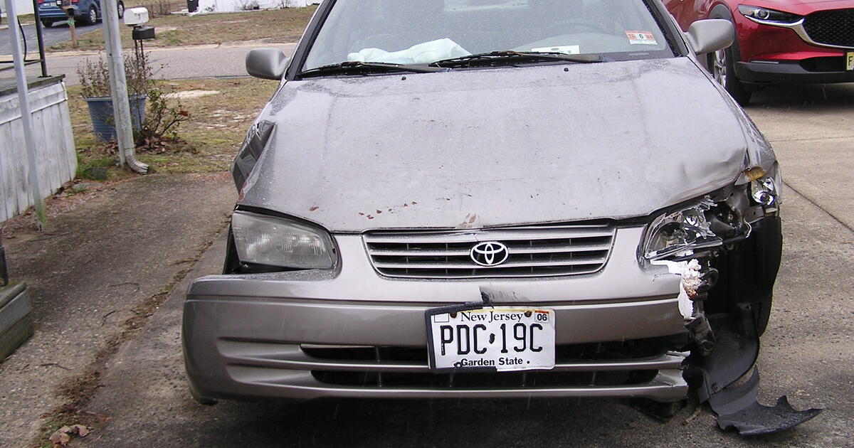 1999 CAMRY CAR FOR SALE FOR SCRAP METAL & PARTS for 900 in Whiting, NJ