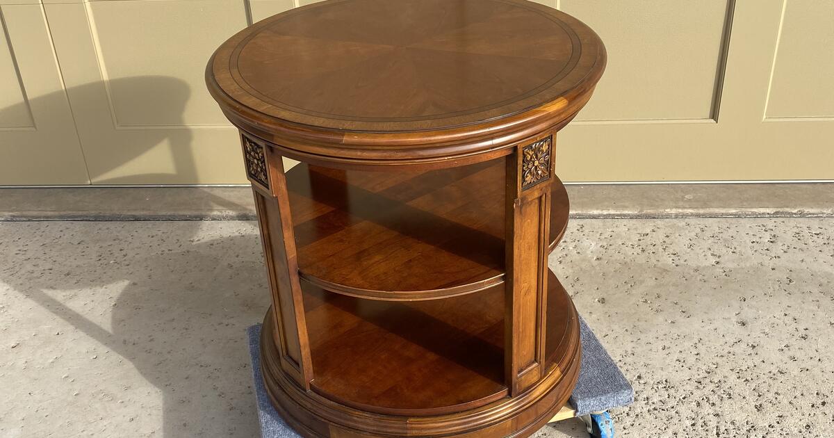 Ethan Allen end table for 80 in Kamuela, HI For Sale & Free — Nextdoor