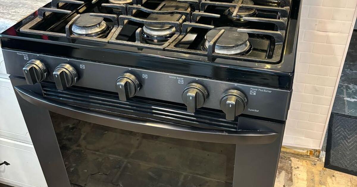 2019 Gas Stove/Range LG Black for 400 in Roseville, MN For Sale