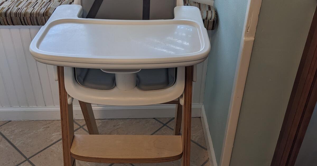 Oxo High Chair Grey/Birch for 60 in Milwaukee, WI For Sale & Free