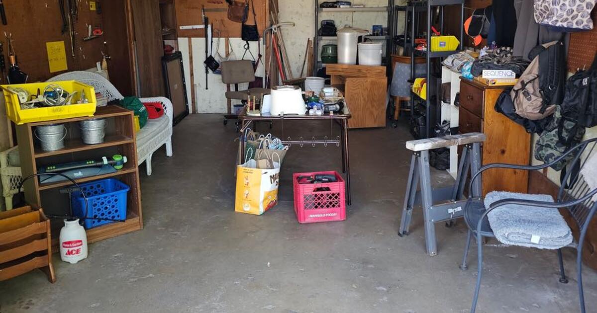 Garage sale leftovers for Free in Saint Paul, MN For Sale & Free