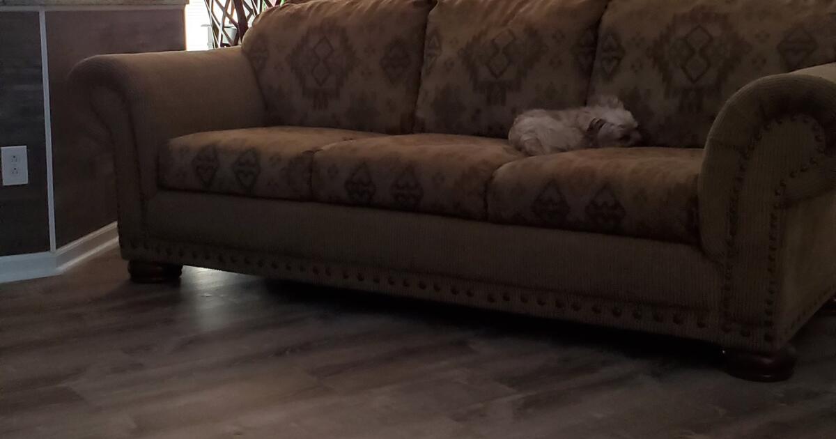 Couch for Free in Knoxville, TN Finds — Nextdoor