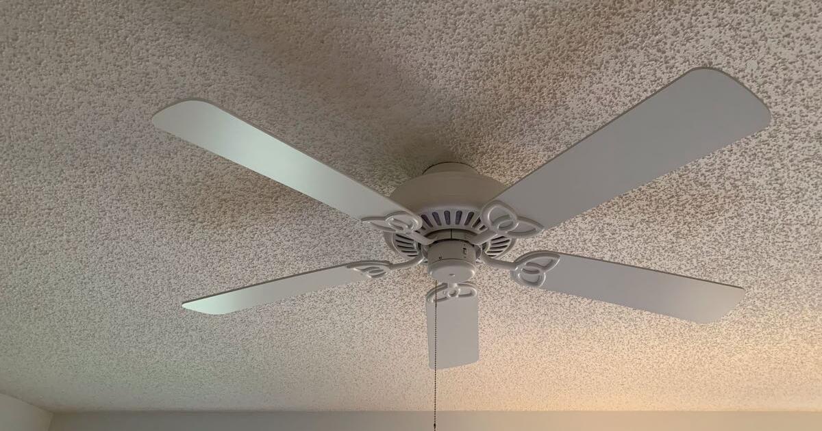 Ceiling fan only works on high speed. for Free in Sanford, FL For