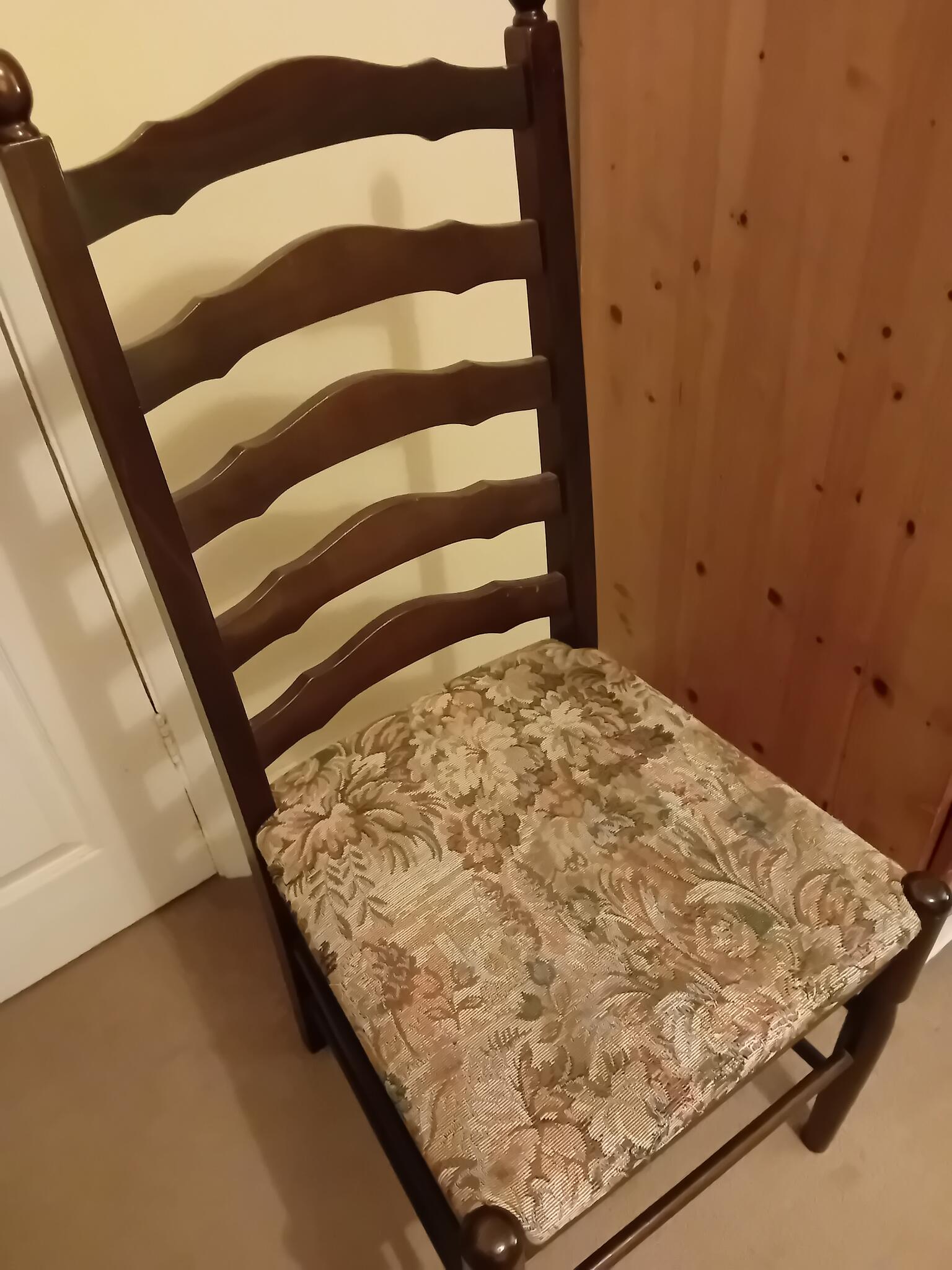 1dining Room Chair For £4 In Hereford, Engl For Sale  Free — Nextdoor