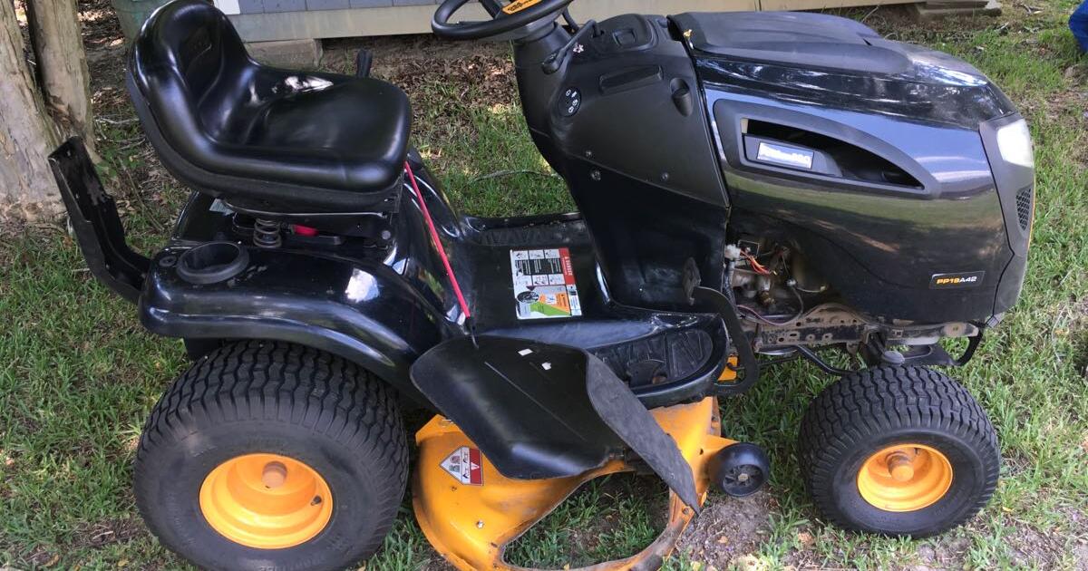 Lawn tractor for 500 in Baton Rouge, LA For Sale & Free — Nextdoor