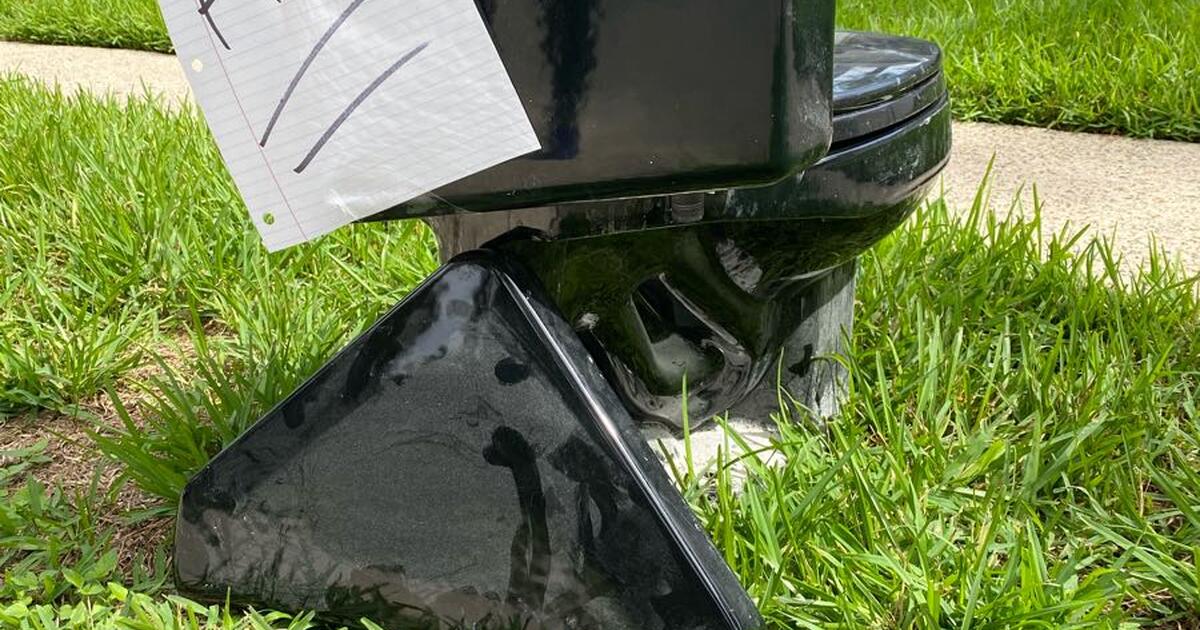 Free Commode on Curb for Free in Spring, TX For Sale & Free — Nextdoor