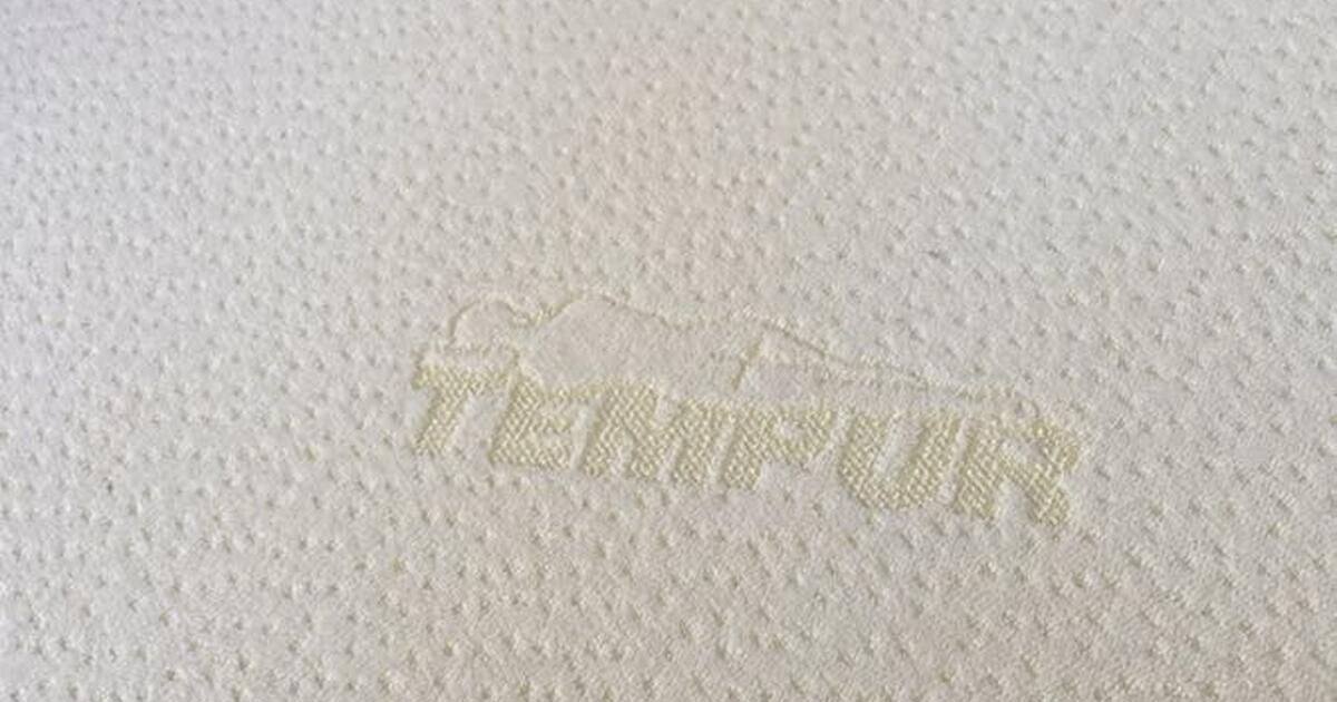 King Tempurpedic Mattress & Box Springs for 250 in Crossville, TN