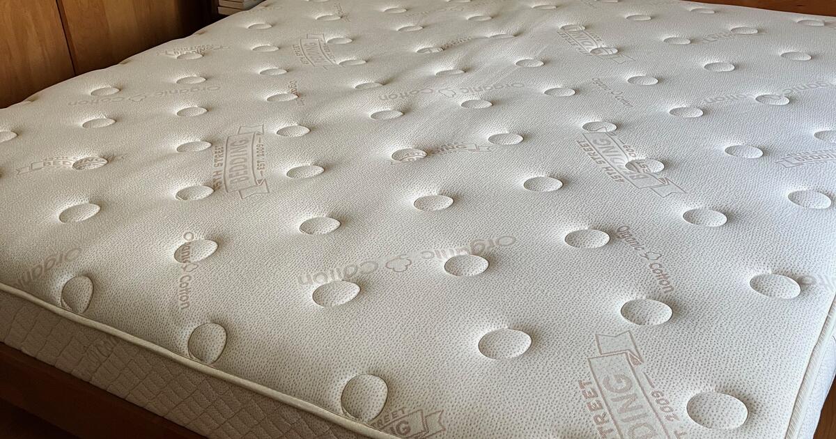 Organic InnerspringLatex Hybrid King Mattress in Seattle, WA Finds