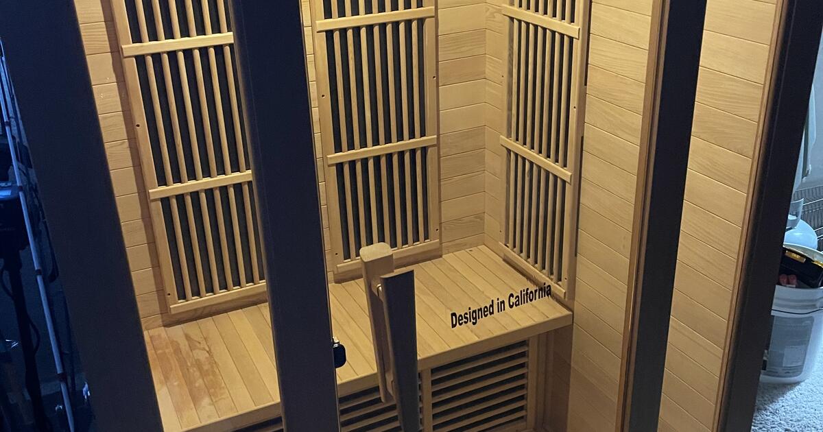 2,100 BOTARO Maxxus 2 Person Sauna MXJ20601 Seattle Carbon Far for