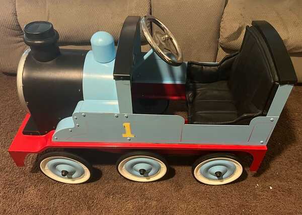 Thomas the tank 2024 engine pedal car
