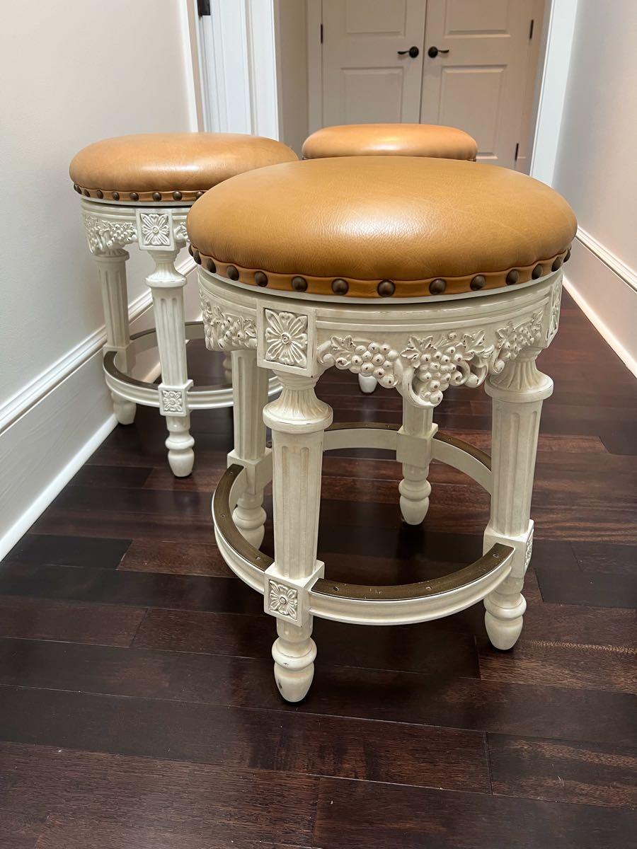 Bar/ kitchen counter stools for 55 in Bluffton, SC For Sale & Free