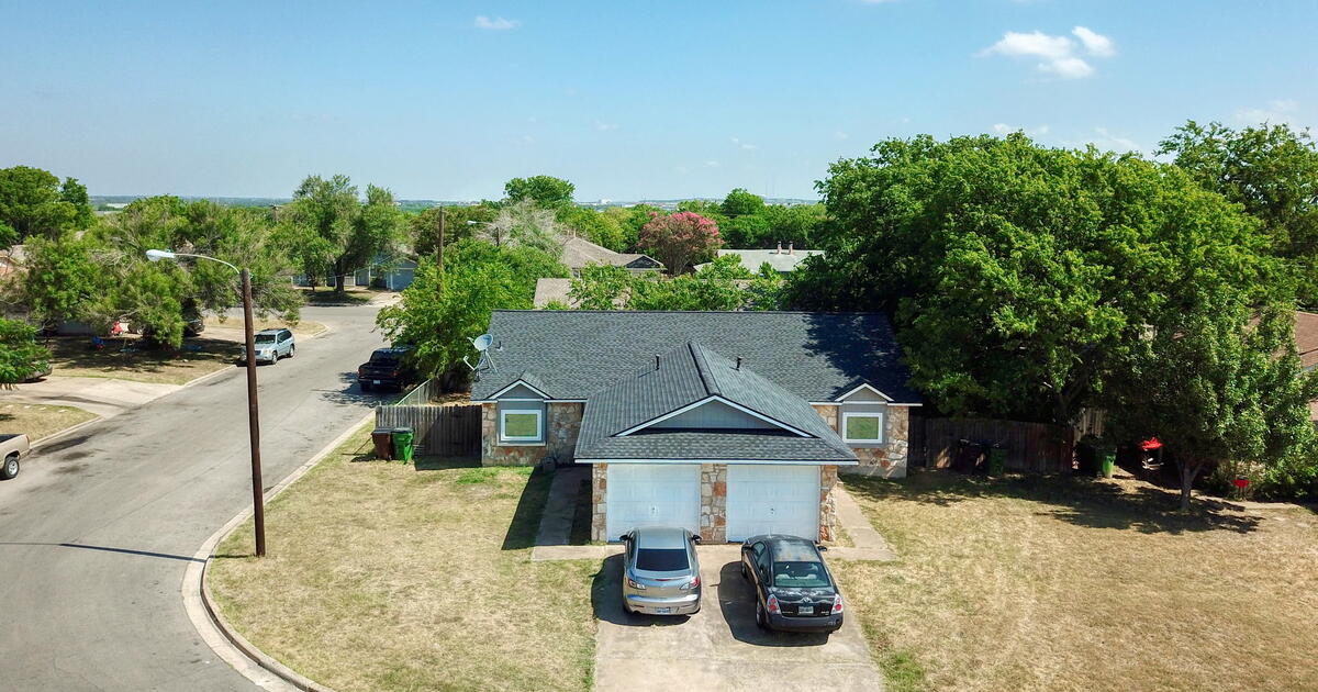 2 BEDROOM 1 BATH DUPLEX FOR RENT IN ROUND ROCK for 1475 in Lago Vista