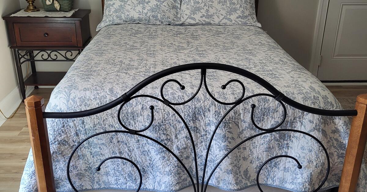 Full Size Bed With Sealy Pillow Top Mattress for 100 in Millsboro, DE