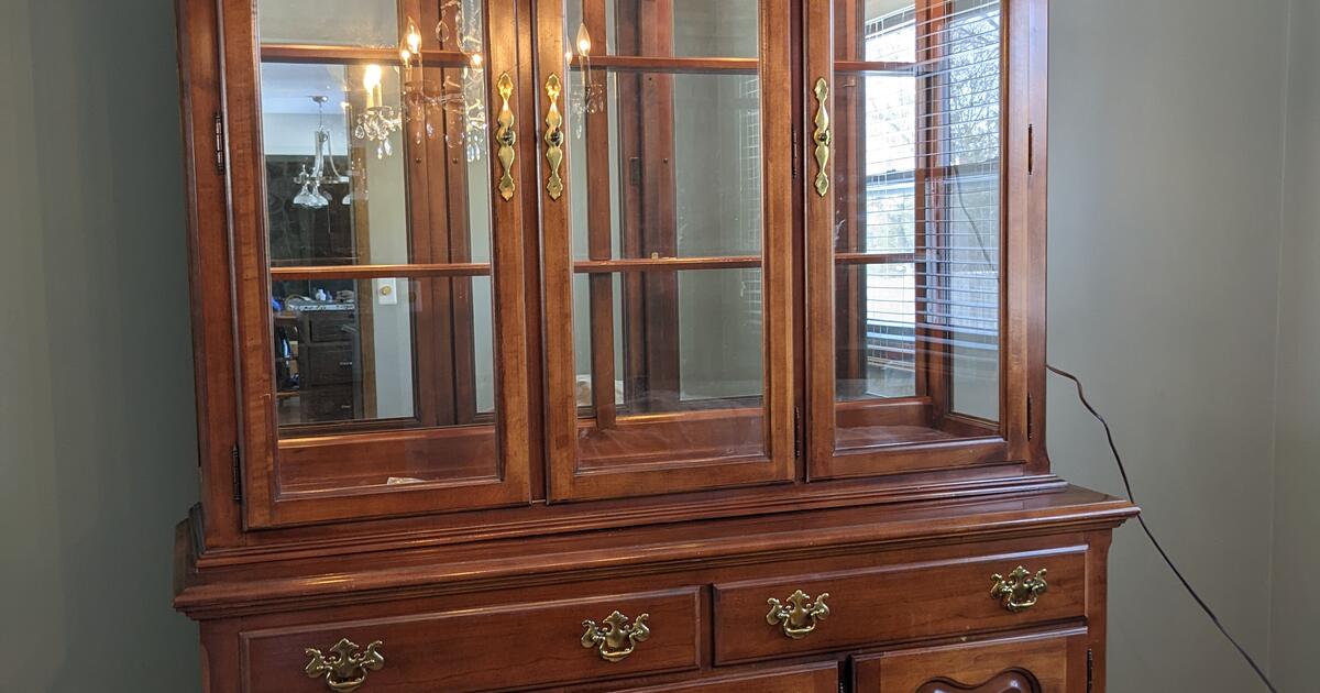 Thomasville hutch for Free in Plymouth, MN Finds — Nextdoor