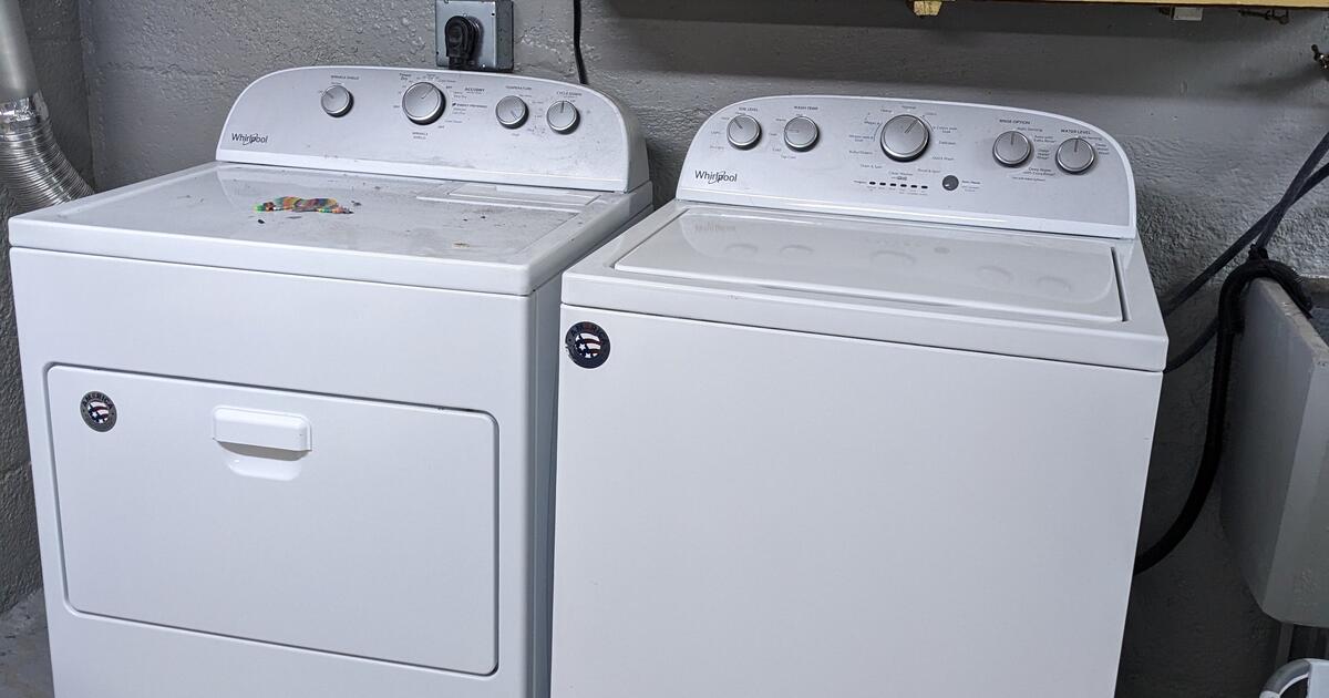 Whirlpool washer and dryer (electric) 400 OBO for 280 in Oakland