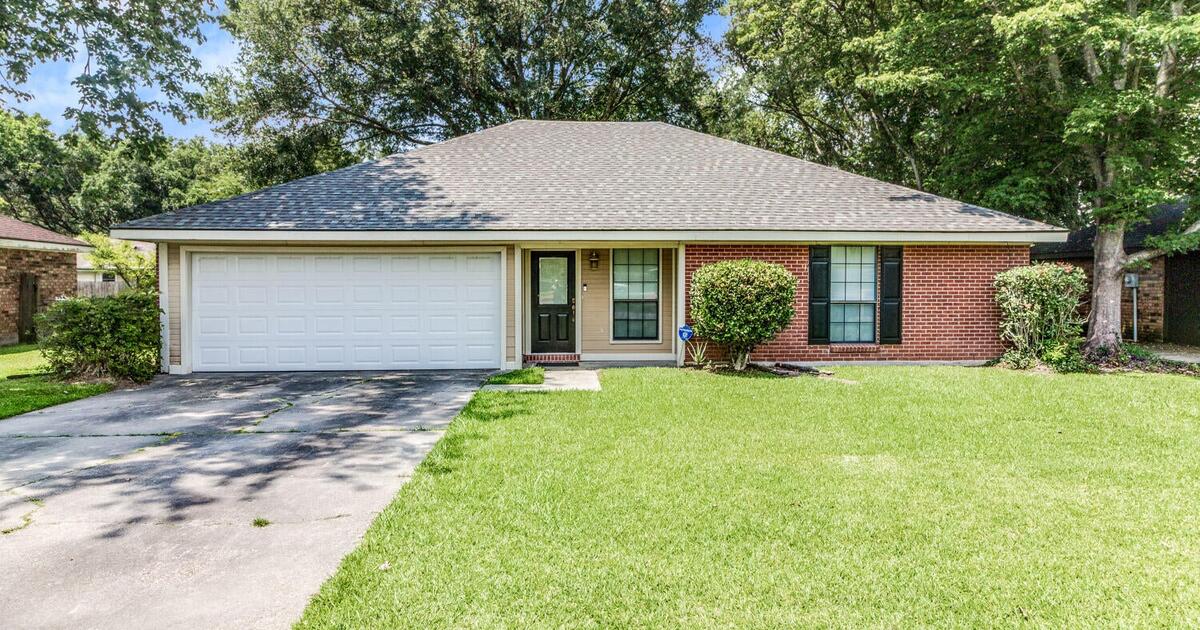 House for SALE 130 BICKERTON DR, LAFAYETTE for 195000 in Lafayette