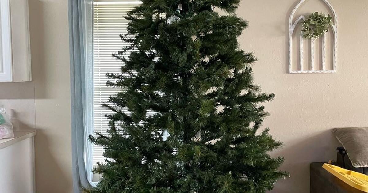 Christmas tree in Tomball, TX For Sale & Free — Nextdoor