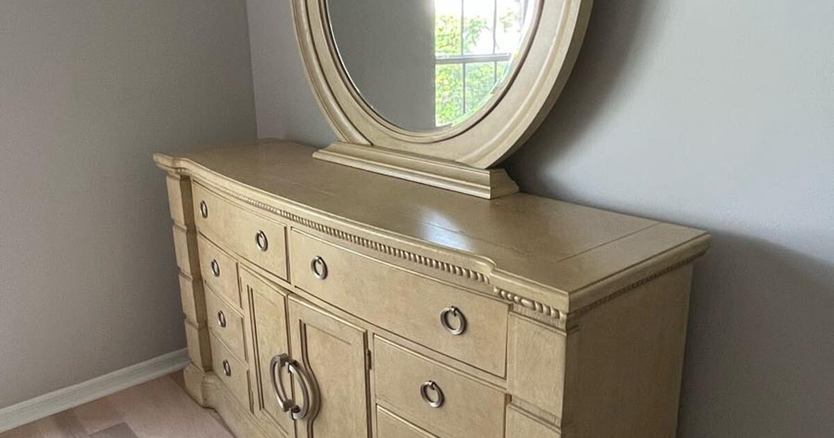 Dresser for 50 in Naples, FL Finds — Nextdoor