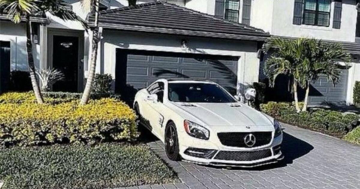 Townhouse just reduced 20,000 for 649000 in Naples, FL For Sale