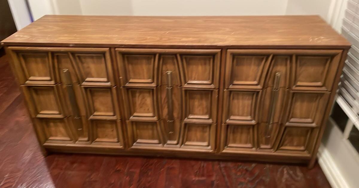 Dresser/chest of drawers for 85 in Baton Rouge, LA For Sale & Free