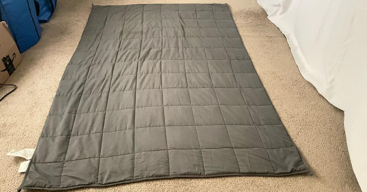 48”x72” 12lb weighted blanket for 15 in Lakewood, WA For Sale & Free