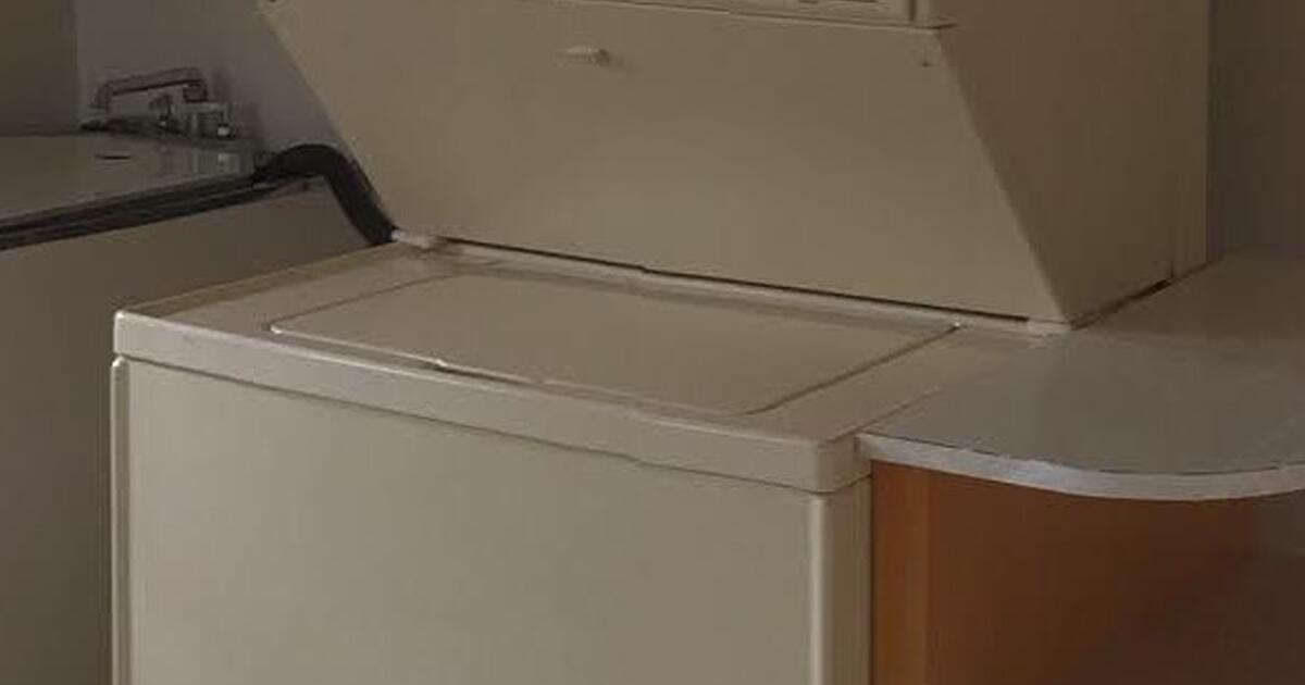 Maytag Stackable washer and gas dryer combo. for 230 in Peoria, IL