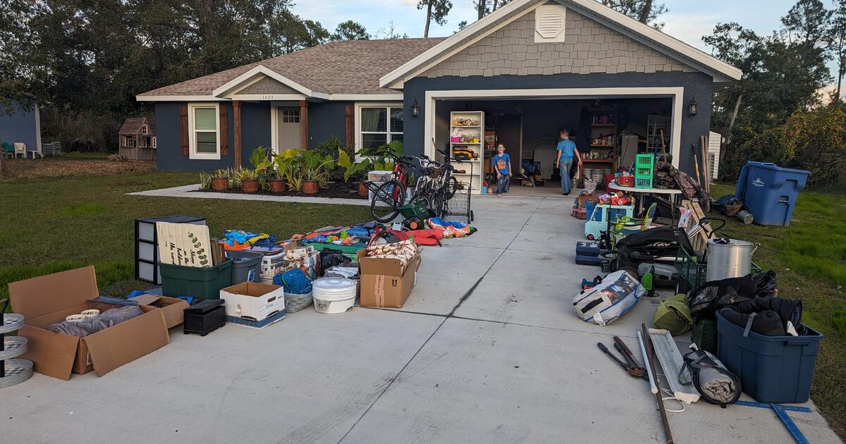 Sun 14pm Moving Sale Daytona Park Estates in Deland, FL For Sale