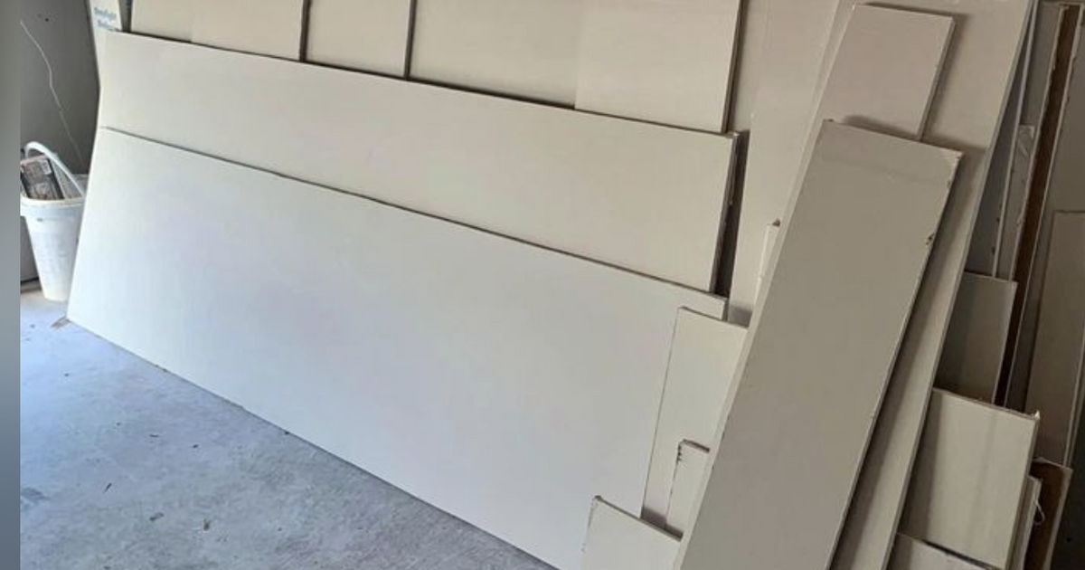 I am looking for leftover 1/2 drywall for Free in Valley Park, MO