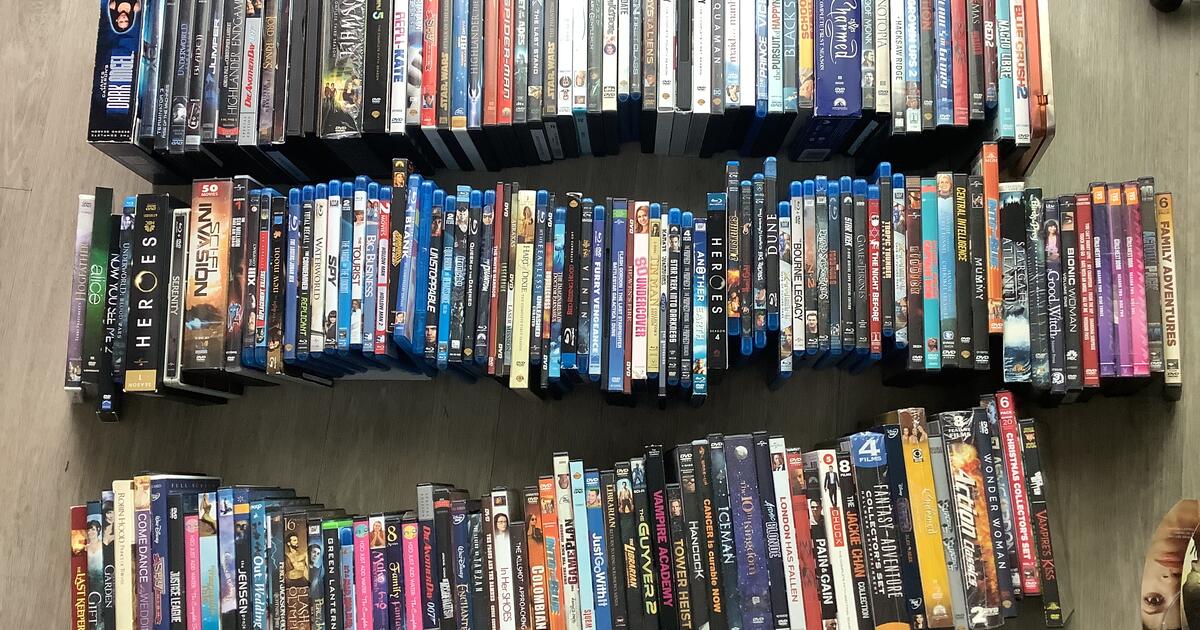 FOR SALE MOVIE LOT OVER 1000! for 280 in Kalispell, MT For Sale