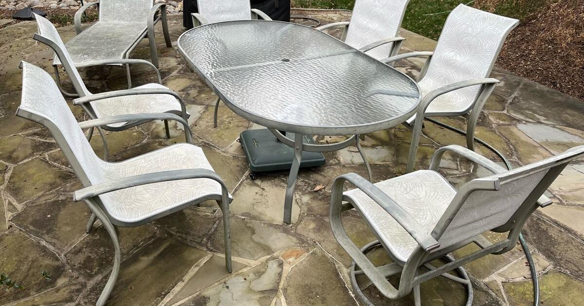 Patio furniture set for Free in Bethesda, MD Finds — Nextdoor