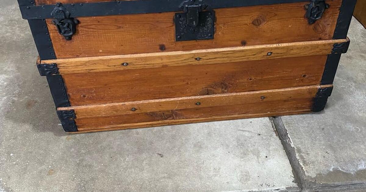 Steamer trunk for 20 in Winfield, IL Finds — Nextdoor