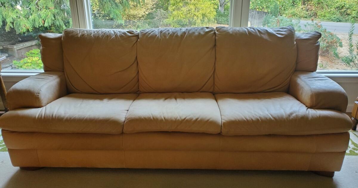 Natuzzi Leather Sofa for Free in Mercer Island, WA For Sale & Free