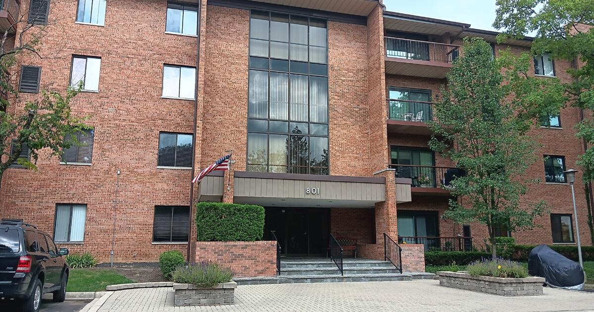 Condo for Sale PRICE REDUCED for 260000 in Burr Ridge, IL For Sale & Free — Nextdoor