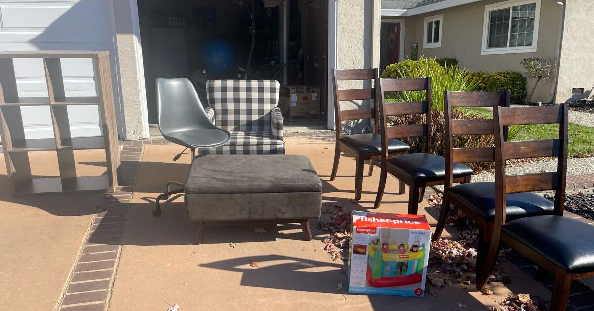 Free stuffgreenbrook dr near Paraiso, Danville for Free in Danville