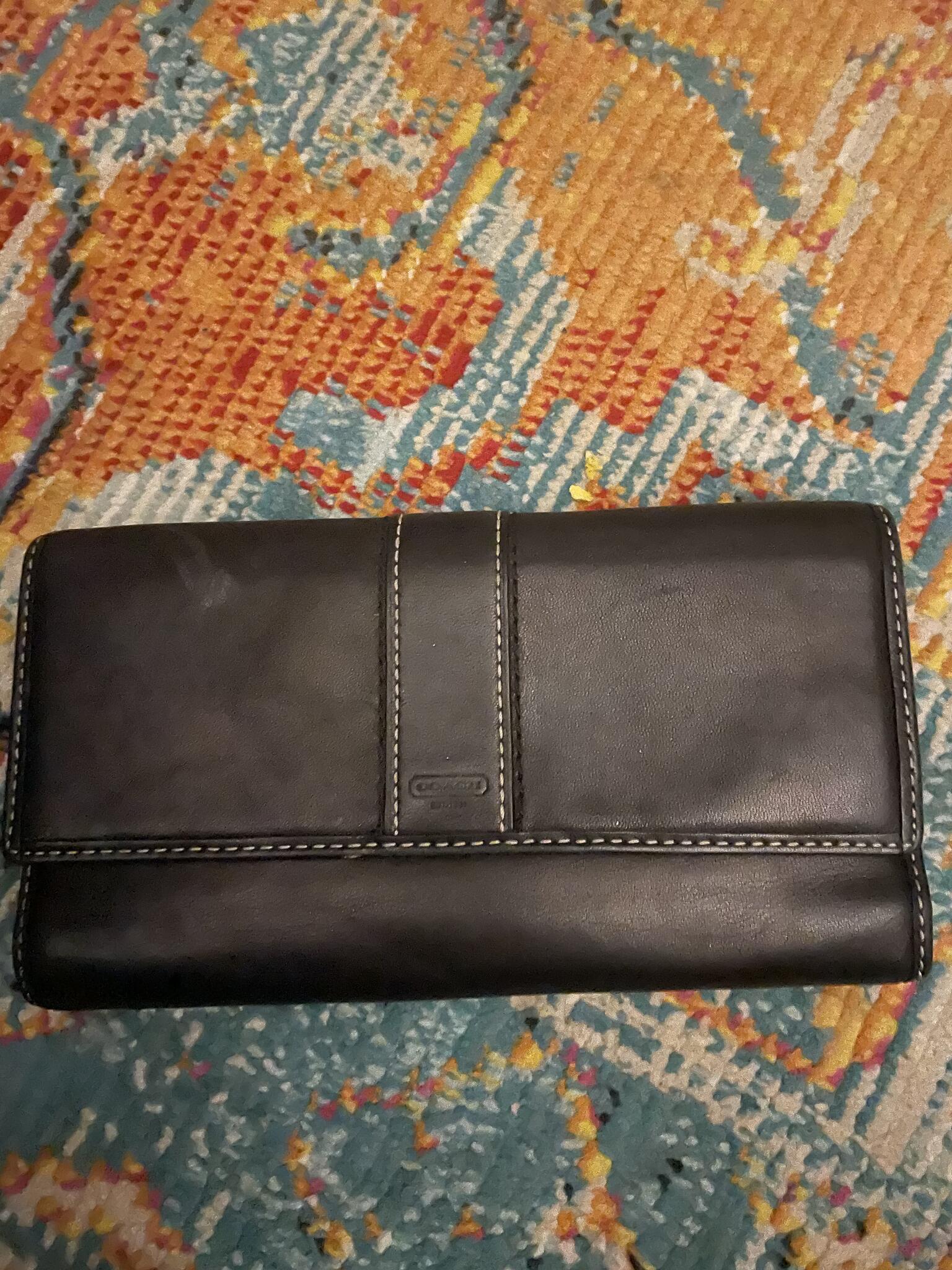 Coach Wallet - Medium Corner Zip – Foster Army Animal Rescue Thrift Store