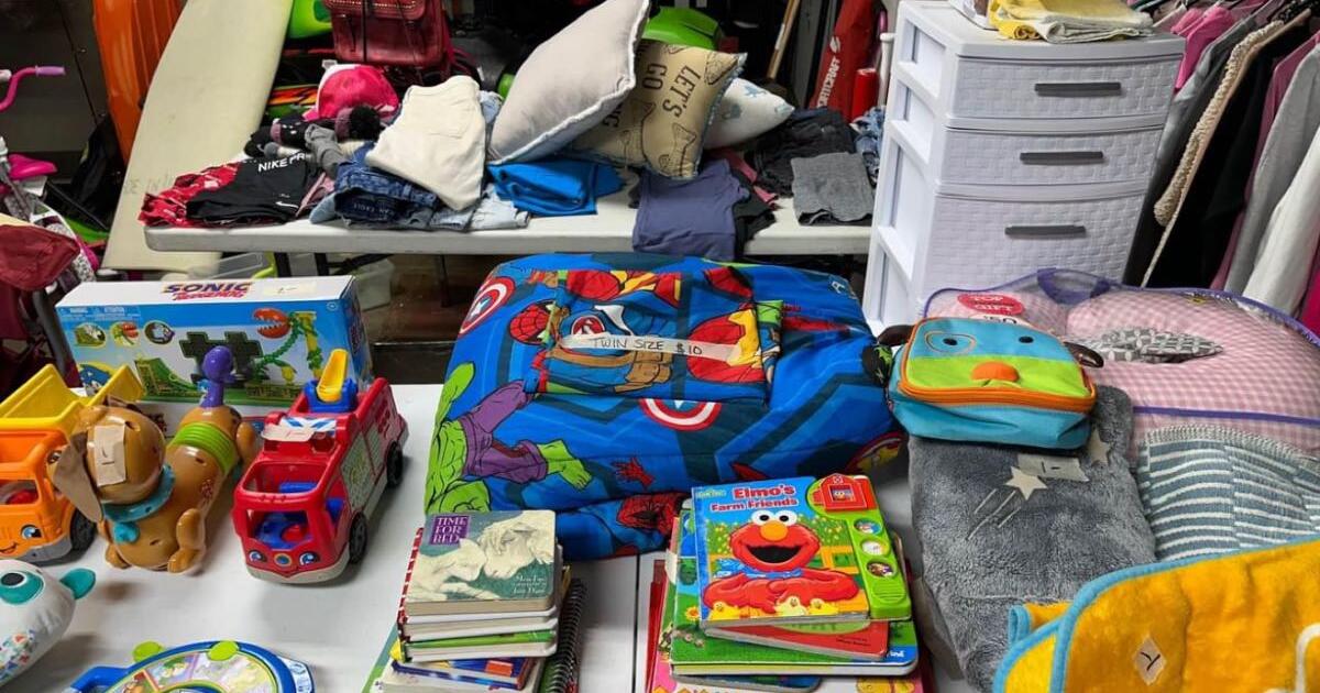 Garage sale DEALs DEALS!!!! Last day for 1 in Belvidere, IL For Sale